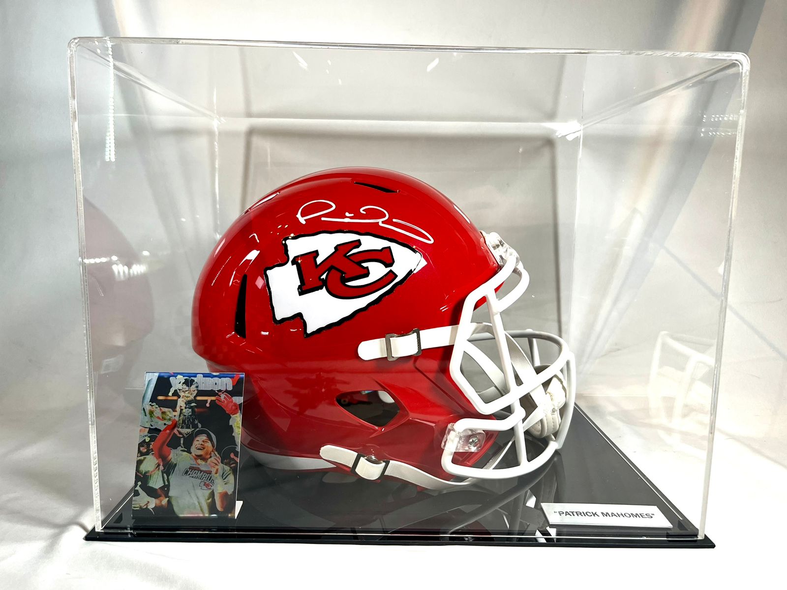 Patrick Mahomes II Signed Chiefs Full-Size Flash Alternate Speed Helmet  Beckett+