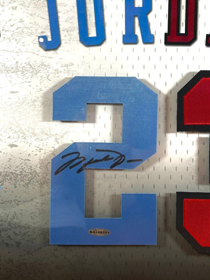 CUADRO CON NUMEROS Michael Jordan North Carolina/Bulls  (Upper Deck) - Image 2