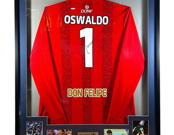 CUADRO CON JERSEY Oswaldo Sanchez Chivas  (JSA)