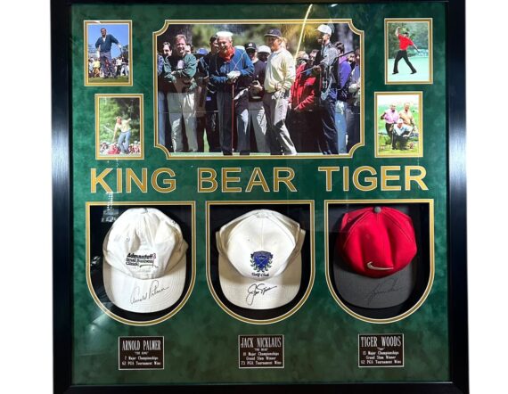 CUADRO CON GORRAS Golf Tiger Woods, Jack Nicklaus, Arnold Palmer  (JSA)