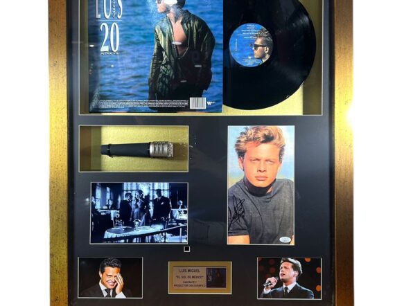 CUADRO CON FOTO Y PANTALLA  Luis Miguel (JSA)