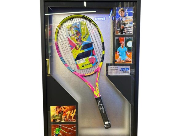 CUADRO CON RAQUETA Rafael Nadal marca Babolat (JSA)