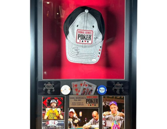 CUADRO CON GORRA Phil Hellmuth (JSA)