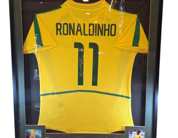 CUADRO CON JERSEY Ronaldinho Brasil (Beckett)