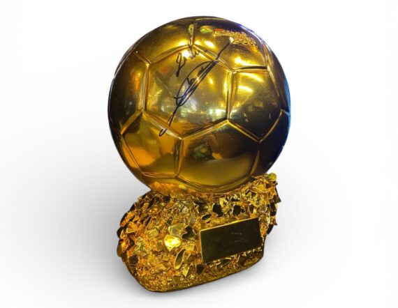 ACRILICO CON BALON DE ORO Zinedine Zidane (JSA)