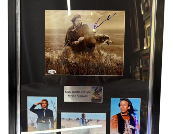 CUADRO CON FOTO Kevin Costner Signed "Dances with Wolves" 8x10 Photo (JSA)
