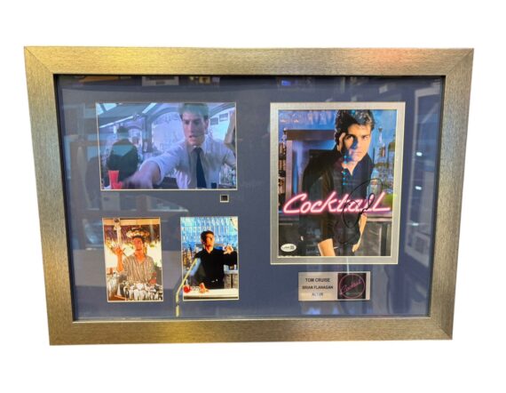 CUADRO CON FOTO CON PANTALLA Tom Cruise Signed "Cocktail" 8x10 Photo (JSA)