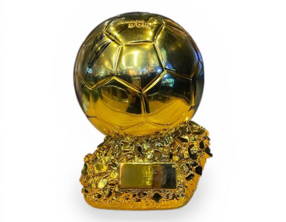 ACRILICO CON BALON DE ORO Zinedine Zidane (JSA)