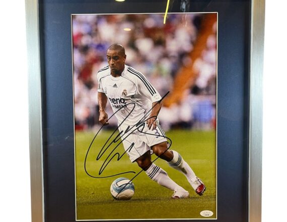 CUADRO CON FOTO Roberto Carlos Real Madrid (JSA)