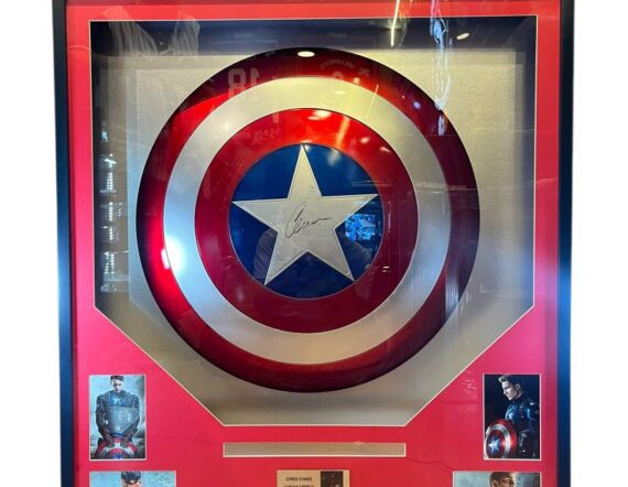 CUADRO CON ESCUDO Chris Evans (Beckett & Fanatics)