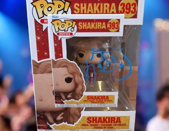 FUNKO Shakira Signed #393 Shakira Funko Pop! Vinyl Figure (Beckett)